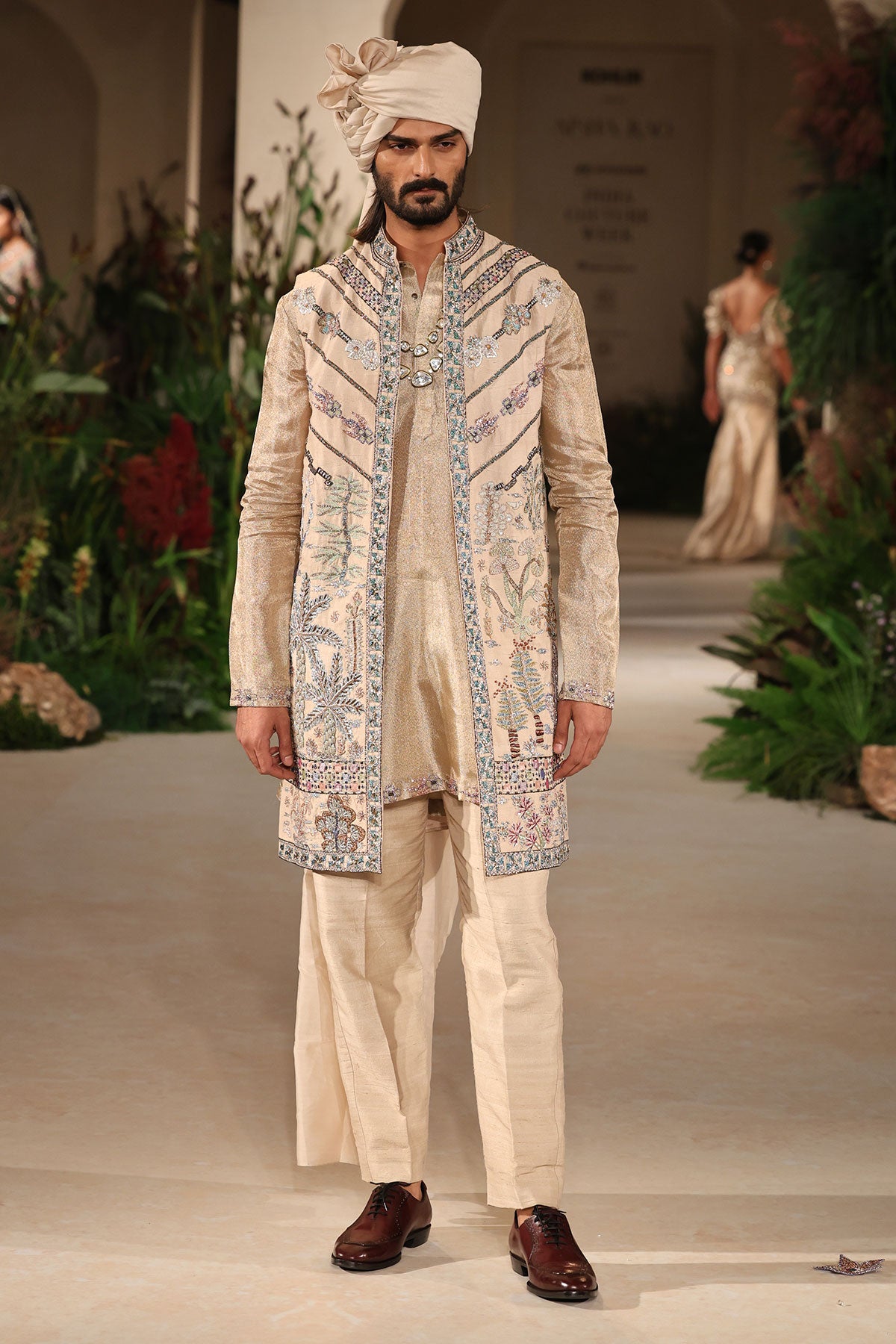 Sunchant - light gold Banarasi Tissue Brocade & raw silk bundi set