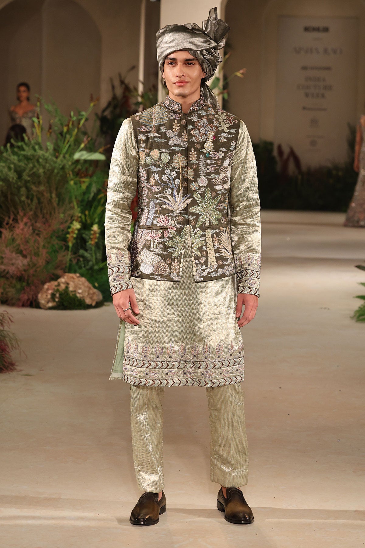 Brightheart - lush green Banarasi tissue brocade & raw silk bundi set