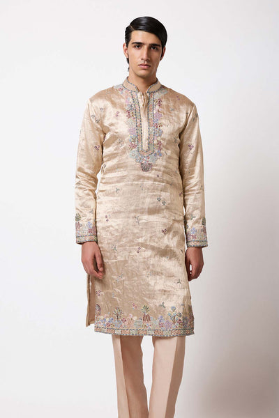 Woman wearing Aisha Rao Matilda ivory Light Gold Applique Embellished Banarasi