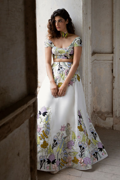 White bridal lehenga with blouse and dupatta