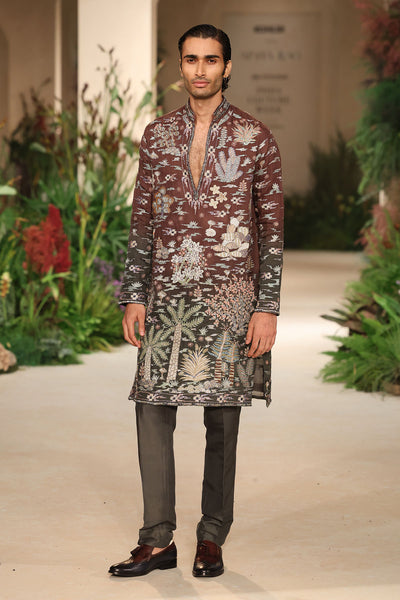 Full look of Allu Arjun in the Wild At Heart teakberry-gunmetal ombre organza kurta set.