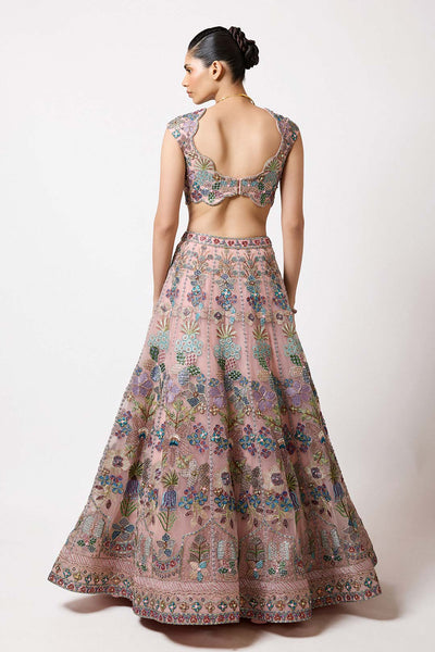 Baby pink applique motif and texture right close-up