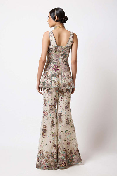 Net texture and panel work detail close-up front view