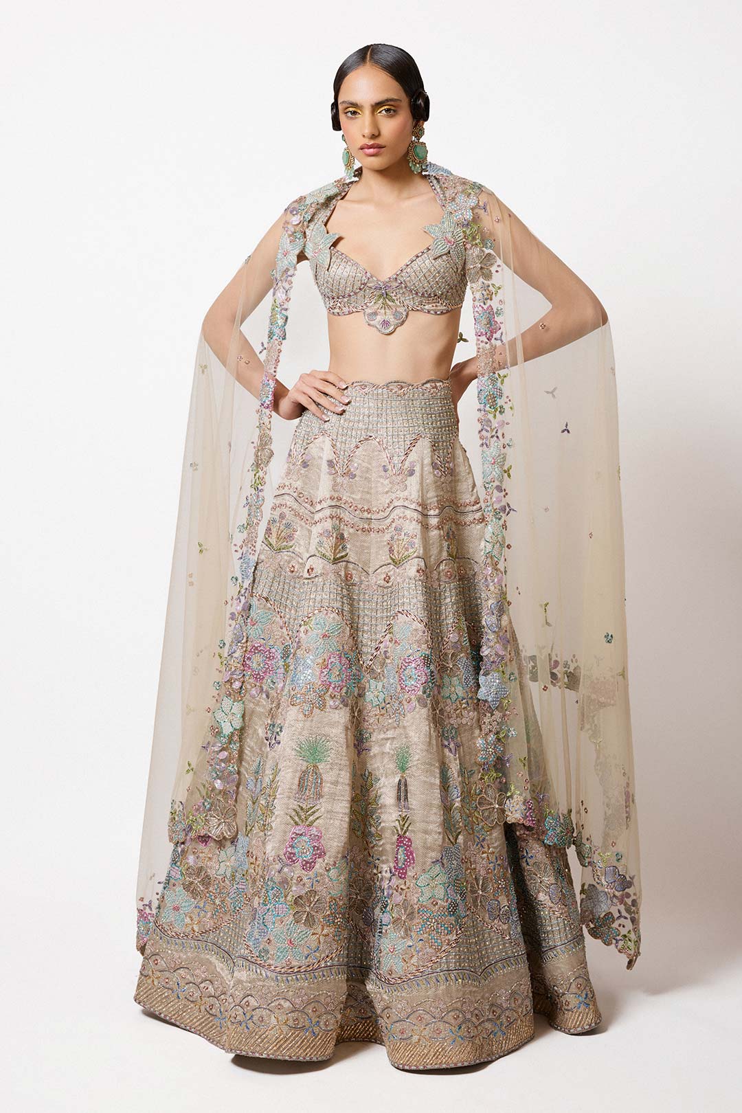 Woman wearing Aisha Rao Matilda Silver - Grey Applique Embellished Banarasi Tissue